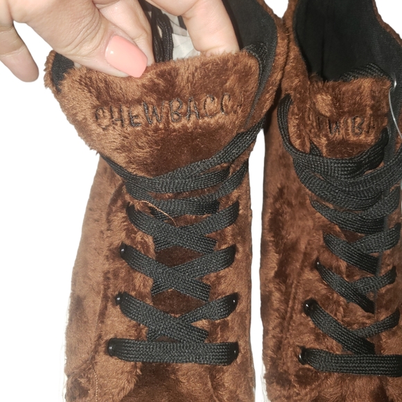 BNWT Unisex Star Wars Furry Chewbacca High Tops Size 11 wmn/9.5 men - Picture 7 of 8